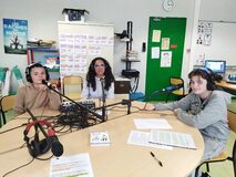 Galerie photo les élèves volontaires de 4e4 découvrent la webradio